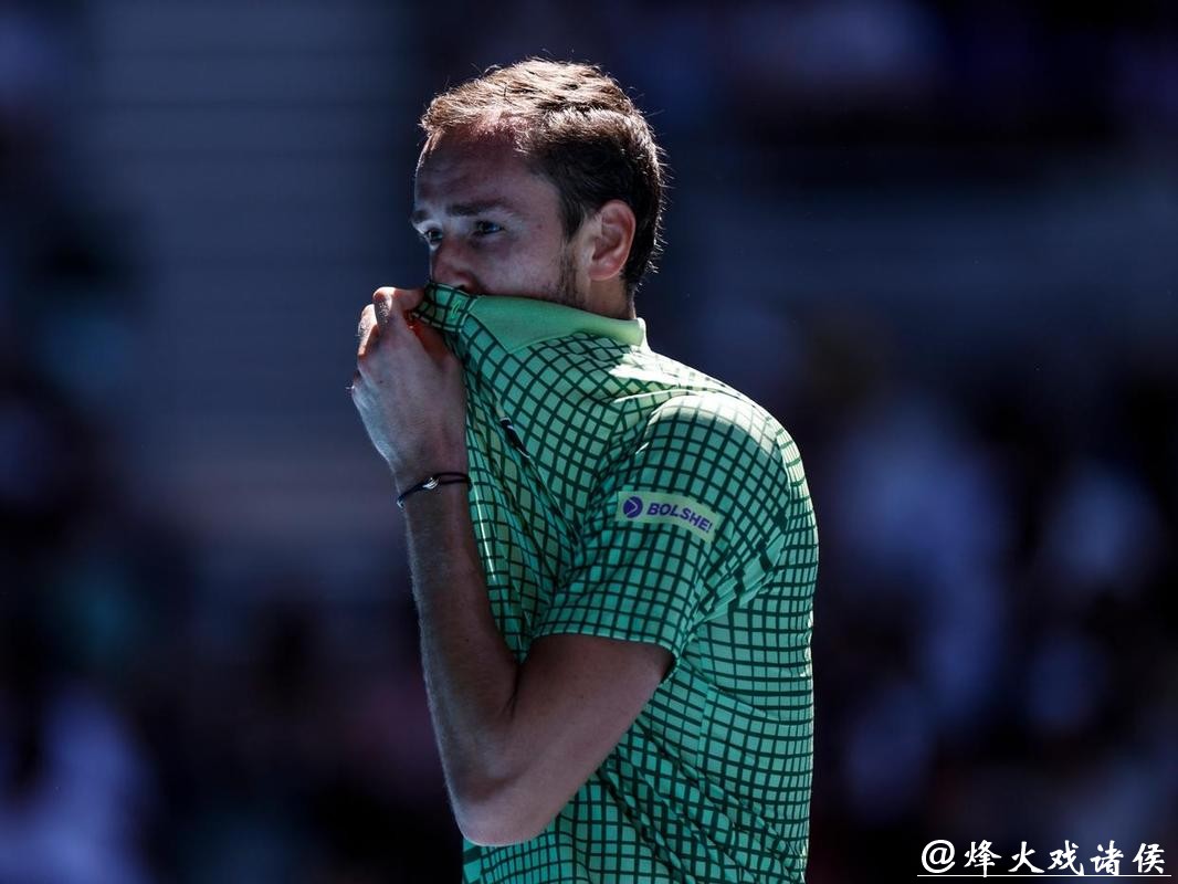 澳网:梅德韦杰夫晋级男单第三轮 澳网:梅德韦杰夫晋级男单第三轮