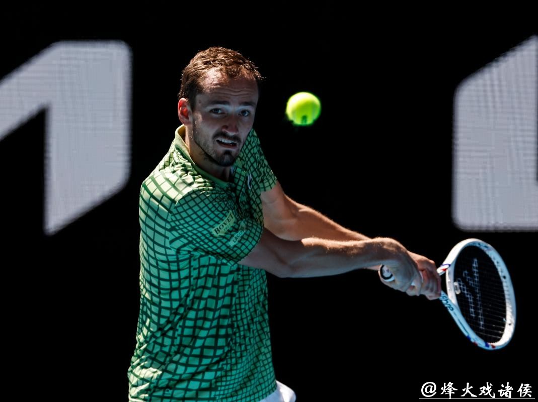 澳网:梅德韦杰夫晋级男单第三轮 澳网:梅德韦杰夫晋级男单第三轮